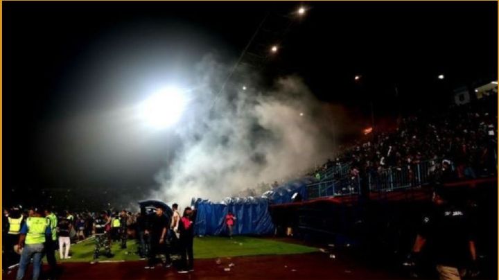 Tragedia en Indonesia: 127 muertos por pelea campal durante partido Arema FC vs Persebaya