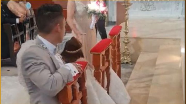 Novia se desmaya antes de dar el sí frente al altar | VIDEO