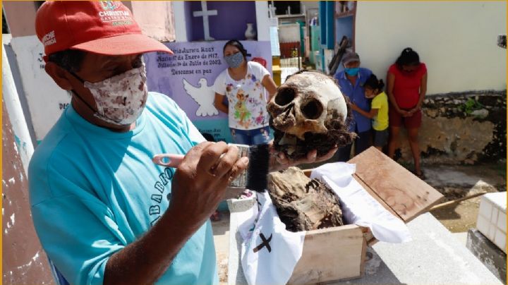 Día de Muertos en Pomuch Campeche: así es la tradición de limpiar los huesos de los difuntos