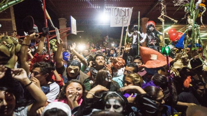 Muerteada de San José Etla: cobran a 800 la entrada y amagan con quitar equipos a quien tome fotos