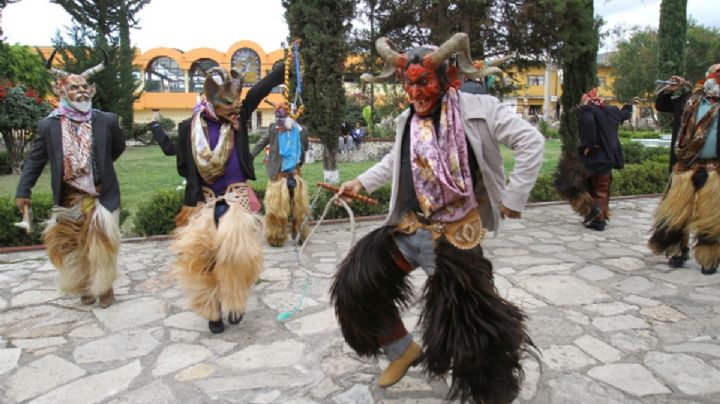 Marcha del Pueblo con AMLO: La danza de los diablos de Oaxaca acompaña al presidente en CDMX