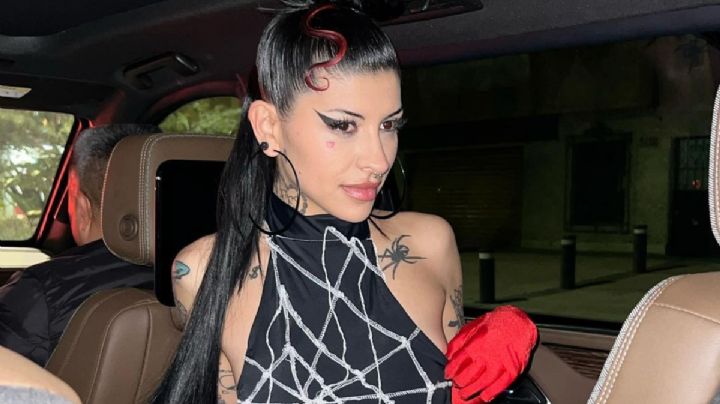 Cazzu atrapa las miradas en sensual vestido negro con forma de telaraña | FOTOS