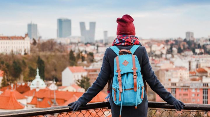 Esta es la mochila perfecta para viajar en avión sin pagar equipaje extra, según una sobrecargo