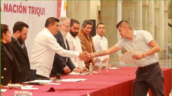 Instalan mesa de diálogo con justicia y bienestar con la nación Triqui en Oaxaca