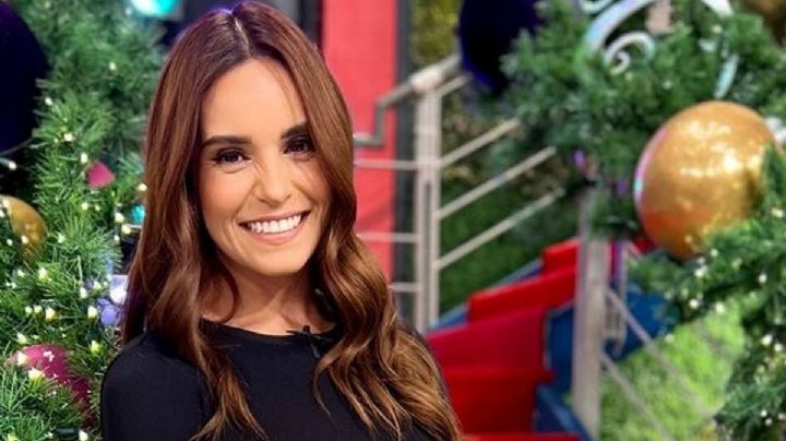 ¿Se portó bien? Tania Rincón posa para Navidad con un vestido de lentejuelas muy chic | FOTO