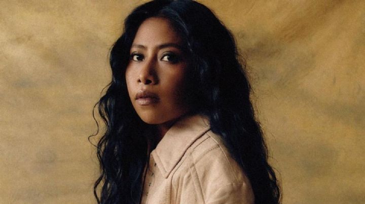 Yalitza Aparicio luce su belleza natural portando un hermoso vestido amarillo en portada de revista