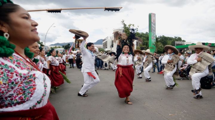 Así se vivió el primer Desfile de Delegaciones que dio inicio oficial a la Guelaguetza 2022