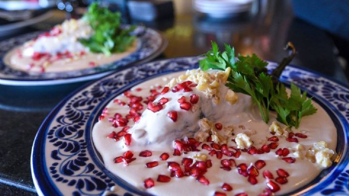 Salsa de nogada: Se viene la temporada de chiles rellenos y esta es la receta perfecta