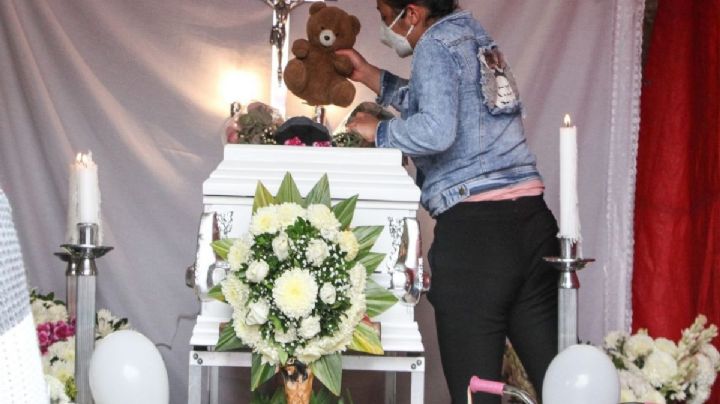 Insólito: Niña despierta en su propio funeral, pero muere camino al hospital en San Luis Potosí