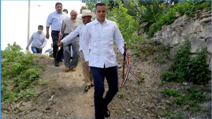 Alejandro Murat visita a la Nación Chocolteca para atender crisis de sequía en Oaxaca