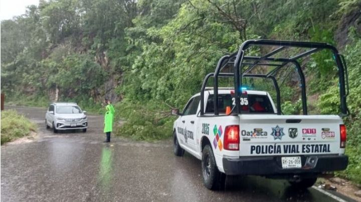 Provoca "Lester" afectaciones en carreteras y viviendas en la Costa de Oaxaca | VIDEO