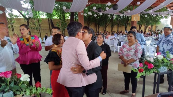 Celebran primera boda gay en Santa Cruz Xoxocotlán