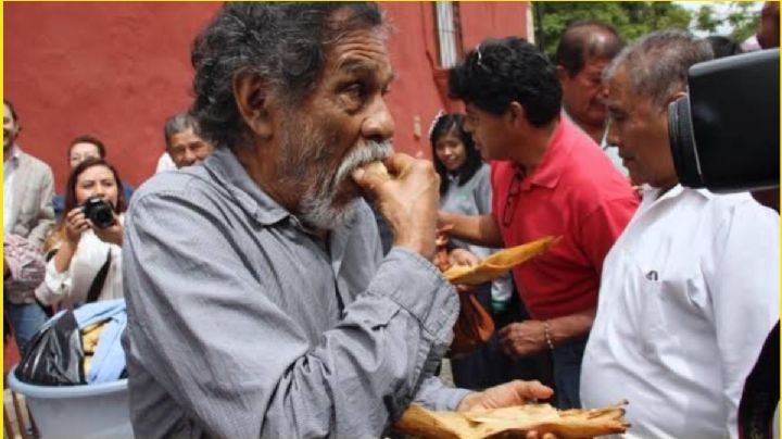 Así fue el día que el maestro Toledo derrotó a Mc Donalds con una impresionante tamaliza y tejate fresco