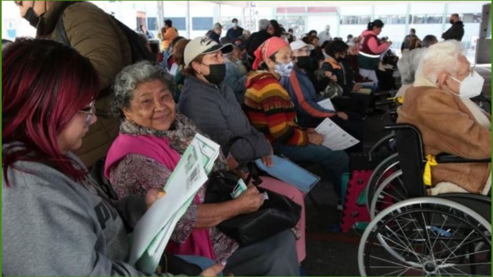 Los pensionados recibirán antes su dinero y además con aumento