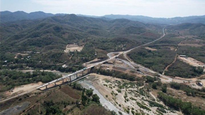 Autopista Oaxaca-Puerto Escondido tiene avance del 87.5%; ¿cuándo estará lista?