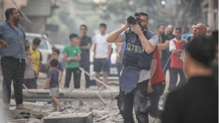 FOTOS | ¿Quién es Motaz Azaiza? fotógrafo palestino que está captando el horror en Gaza