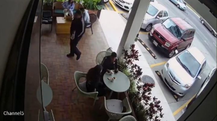 VIDEO del momento en que asesinan a sangre fría a comisario de Zapopan en restaurante