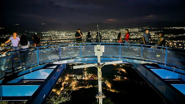 Mirador de cristal en OAXACA: El lugar ideal para disfrutar del paisaje de Huajuapan