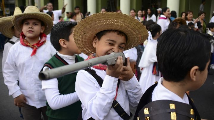 ¿Hay clases en OAXACA el 20 de noviembre por ser día de la Revolución Mexicana?