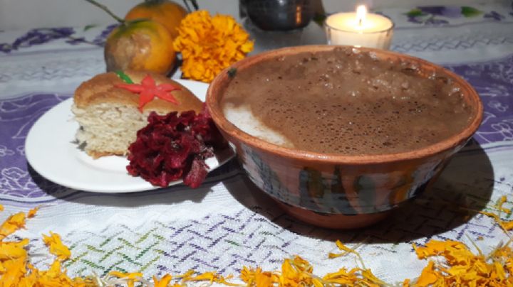 Delicioso chocolate-atole oaxaqueño para combatir el frío invernal; receta fácil y en 2 pasos