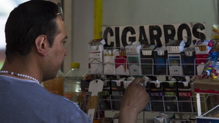 Esto costará una cajetilla de cigarros en 2024 por el aumento de los impuestos especiales en México