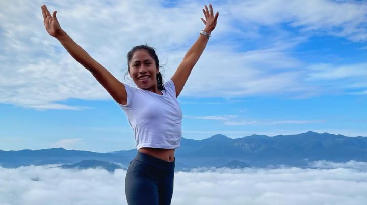 Yalitza Aparicio enamora con poderosa FOTO posando en lo alto de una montaña