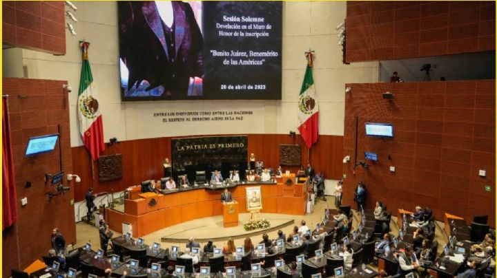 Homenajean con letras de oro al oaxaqueño Benito Juárez en el Senado