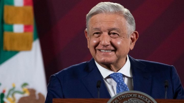 VIDEO | AMLO trollea a Carlos Alazraki: "La derecha paralizada pero la izquierda al triple"