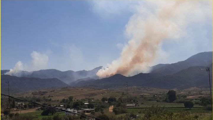 OAXACA | Incendio forestal consume terrenos de Santo Tomás Mazaltepec; habitantes piden ayuda