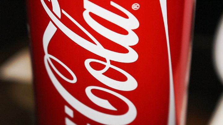 Profeco pone la mira en refrescos de Coca y Pepsi; los compara con "mata bichos"