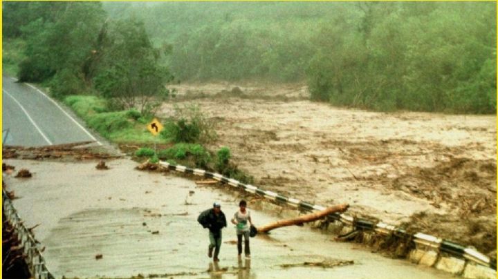 ¿Cuál ha sido el huracán más devastador en OAXACA y en qué año impactó?