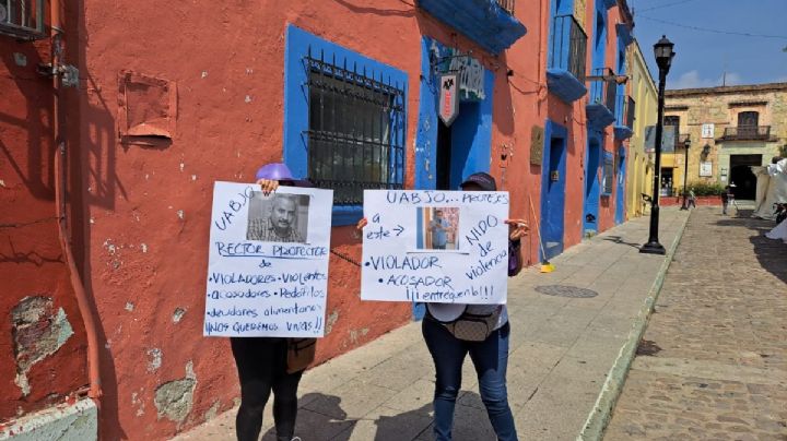 Opera red de docentes abusadores y acosadores sexuales en la UABJO; víctimas interponen 4 denuncias