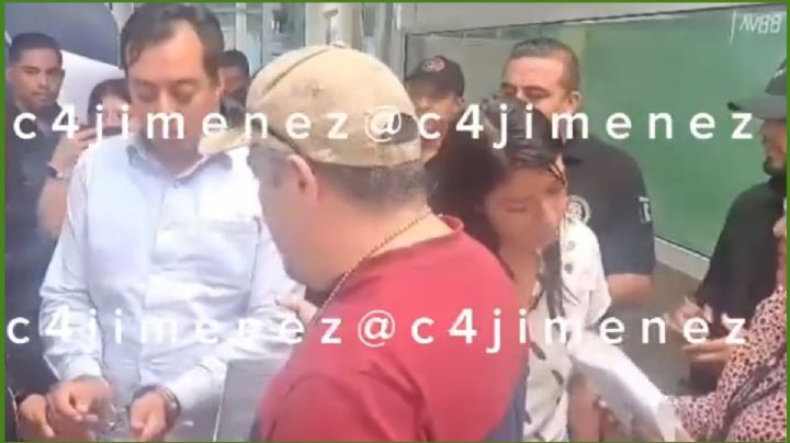 VIDEO | Agresores de maestra de kinder son trasladados a penales del Edomex