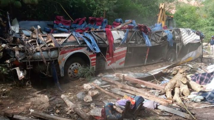 ¡Tragedia en Oaxaca! 26 muertos tras accidente de autobús en Tlaxiaco; lista de pasajeros