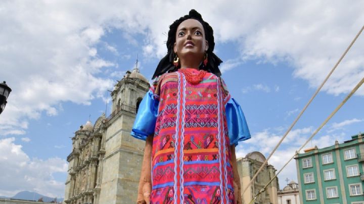 ¿Qué significan las esculturas monumentales de mujeres en las calles del Centro Histórico de Oaxaca?