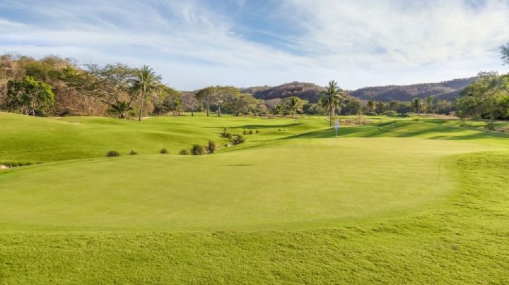 Campo de golf de Huatulco entre seguir fomentando el turismo o volverlo Área Natural Protegida