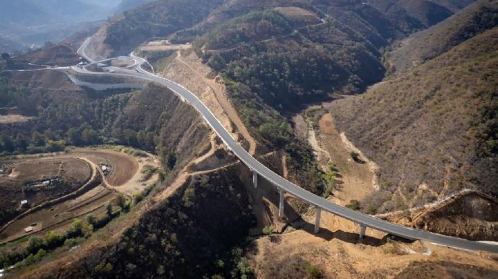 ¿Cuántos kilómetros son de OAXACA a la Costa con la nueva autopista a Puerto Escondido?