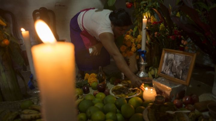 ¿Qué lleva la ofrenda del Día de Muertos en OAXACA? Así se forma el altar para los difuntos