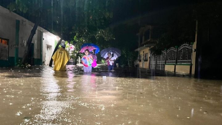 Juchitán bajo el agua: Desbordamiento de río Los Perros afecta a 2 mil juchitecos