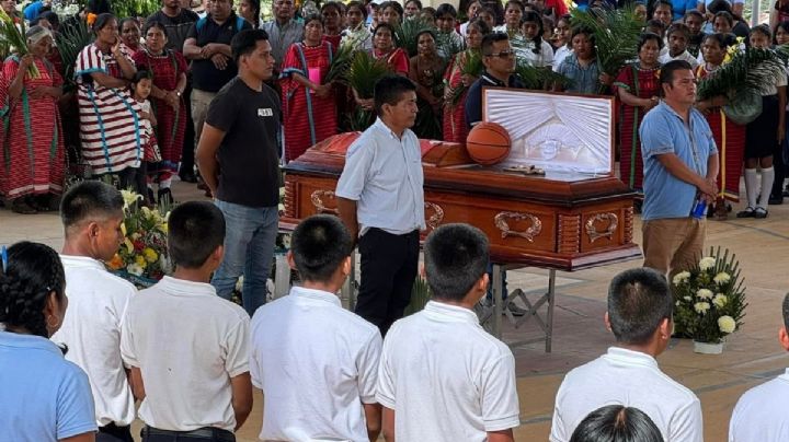 Entre llantos y mariachi, así fue el último adiós al entrenador Rigoberto Martínez en OAXACA