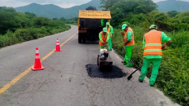 Bachetón rehabilitará 19 carreteras federales libres de peaje en OAXACA