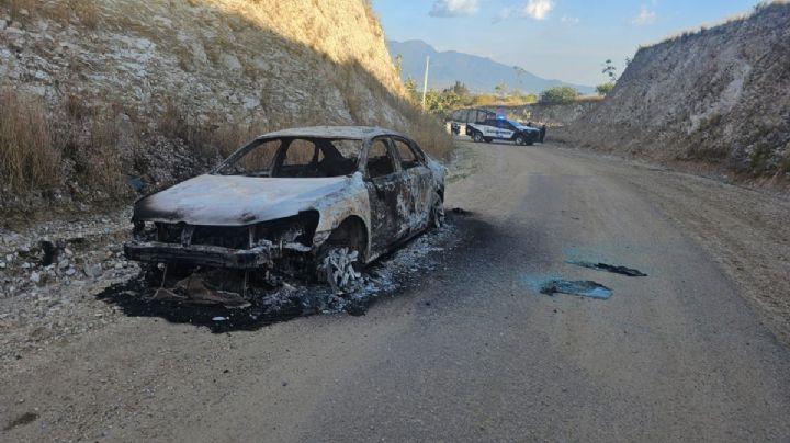 Localizan 3 cuerpos en auto calcinado en OAXACA; investigan relación con ataque de colonia Reforma