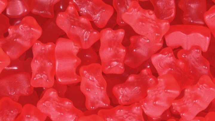 ¿Las gomitas rojas son tóxicas? Advierten sobre efectos peligrosos de colorante artificial