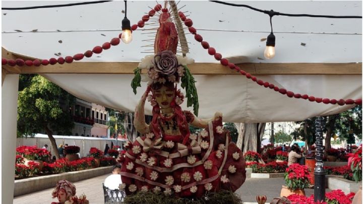 VIDEO | Noche de Rábanos: cientos de personas acuden al Zócalo este 23 de diciembre