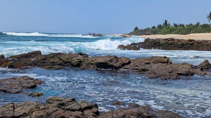 La playa de OAXACA con 'albercas' naturales de aguas transparentes que pocos conocen