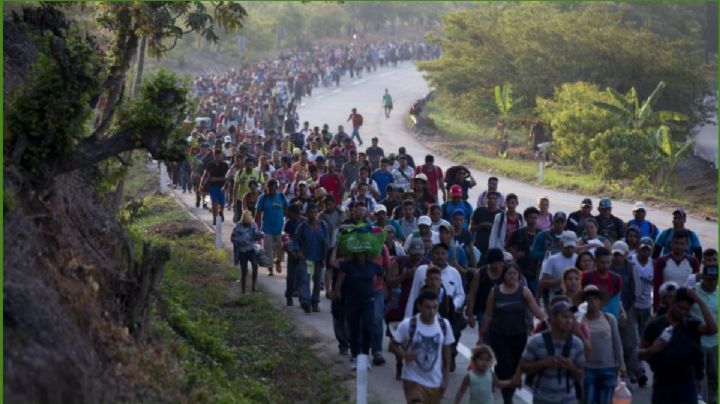 Caravana migrante cruza la frontera por Chiapas y llega a Oaxaca