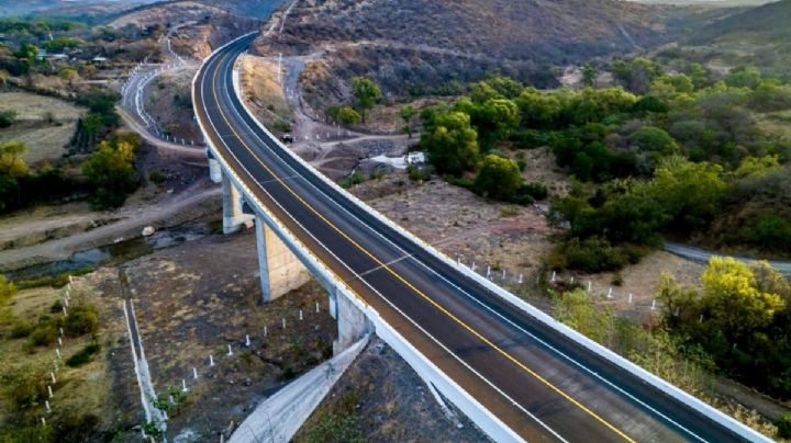 "Es mentira": Desmienten que Autopista Oaxaca-Puerto Escondido se haya inaugurado incompleta | VIDEO