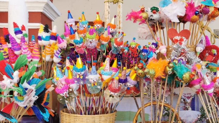 El romántico significado de los cascarones y las liras que regalan en el Carnaval de Zaachila