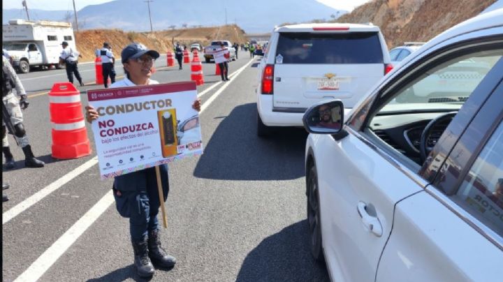 Aplican operativo de alcoholímetro en Autopista a Puerto Escondido