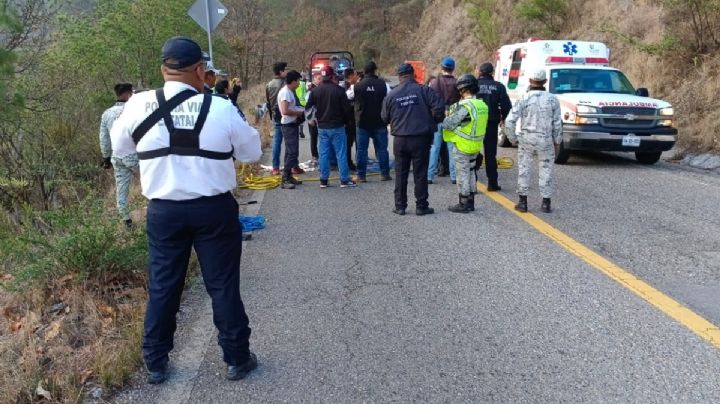 ¡Tragedia en OAXACA! Camión cae a barranco en Ixtlán de Juárez y deja 5 muertos